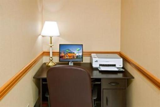 фото отеля Holiday Inn Express Hotel & Suites Harrison (Ohio)