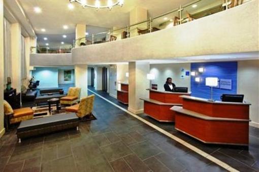 фото отеля Holiday Inn Express & Suites Atlanta Downtown