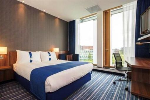 фото отеля Holiday Inn Express Utrecht - Papendorp