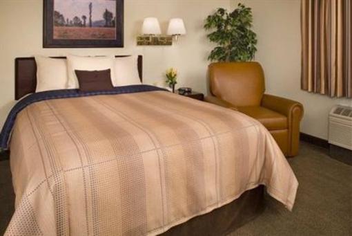 фото отеля Candlewood Suites Denver - Lakewood