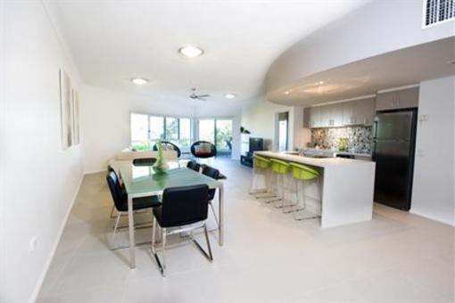фото отеля The Lookout Resort Noosa