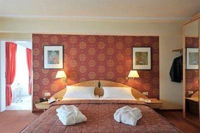 фото отеля Ringhotel Goldener Knopf