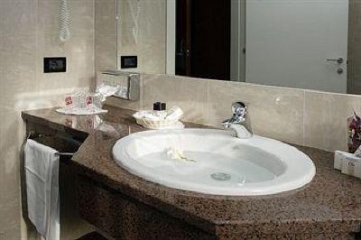 фото отеля Madison Hotel Milan