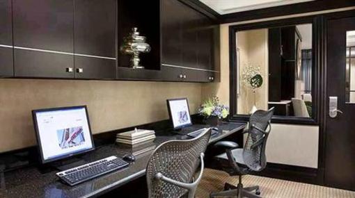 фото отеля Hilton Garden Inn Toronto Downtown