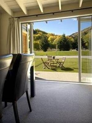 фото отеля Arrowfield Apartments Arrowtown