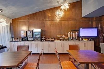 фото отеля The Listel Hotel Whistler