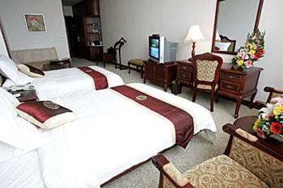 фото отеля Plateau Pearl Grand Hotel Kunming
