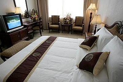 фото отеля Plateau Pearl Grand Hotel Kunming