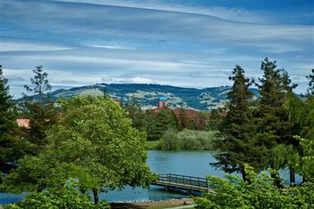 фото отеля Doubletree Hotel Sonoma Wine Country