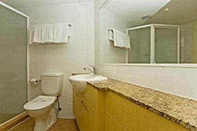 фото отеля Kirra Beach Apartments