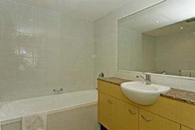 фото отеля Kirra Beach Apartments