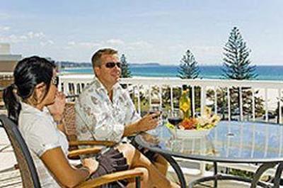 фото отеля Kirra Beach Apartments