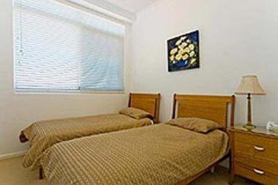 фото отеля Kirra Beach Apartments
