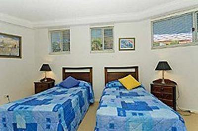 фото отеля Kirra Beach Apartments
