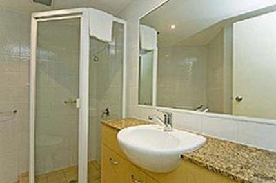 фото отеля Kirra Beach Apartments