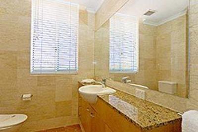 фото отеля Kirra Beach Apartments
