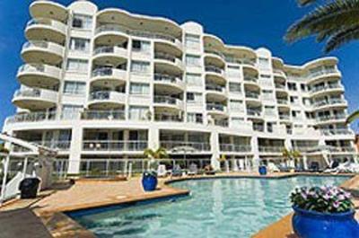 фото отеля Kirra Beach Apartments
