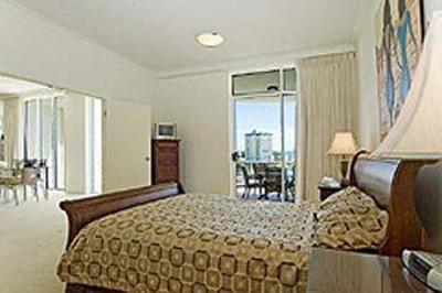 фото отеля Kirra Beach Apartments