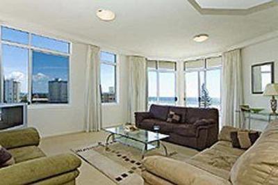 фото отеля Kirra Beach Apartments