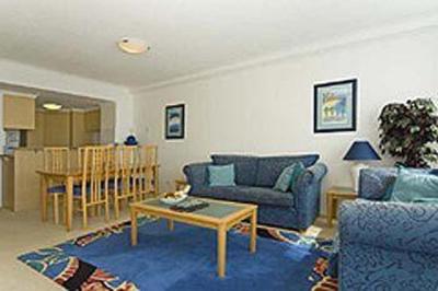 фото отеля Kirra Beach Apartments