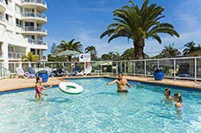 фото отеля Kirra Beach Apartments