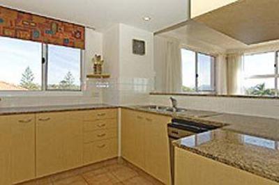 фото отеля Kirra Beach Apartments