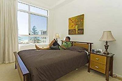 фото отеля Kirra Beach Apartments