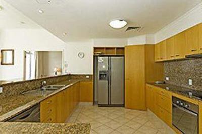 фото отеля Kirra Beach Apartments