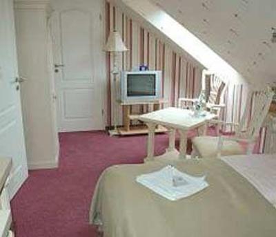 фото отеля Hotel Pension Klaus Stoertebeker Ralswiek