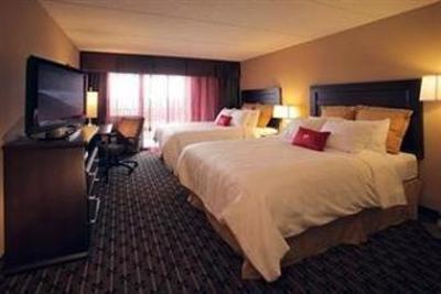 фото отеля Crowne Plaza Hotel Airport Milwaukee