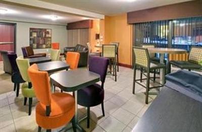 фото отеля Crowne Plaza Hotel Airport Milwaukee