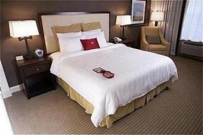 фото отеля Crowne Plaza Hotel Airport Milwaukee