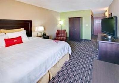 фото отеля Crowne Plaza Hotel Airport Milwaukee