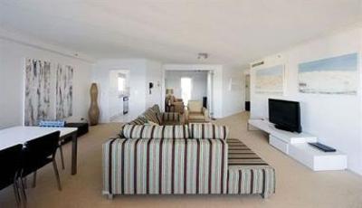 фото отеля Oscar On Main Resort Gold Coast