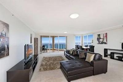 фото отеля Oscar On Main Resort Gold Coast