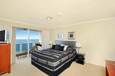 фото отеля Oscar On Main Resort Gold Coast