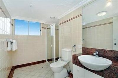 фото отеля Oscar On Main Resort Gold Coast