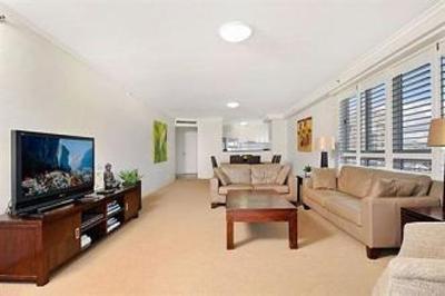 фото отеля Oscar On Main Resort Gold Coast