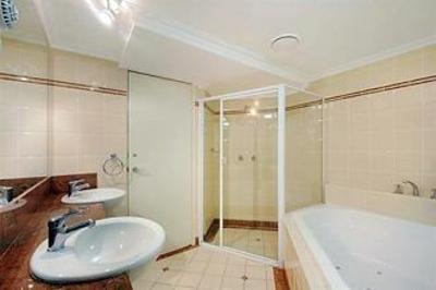 фото отеля Oscar On Main Resort Gold Coast