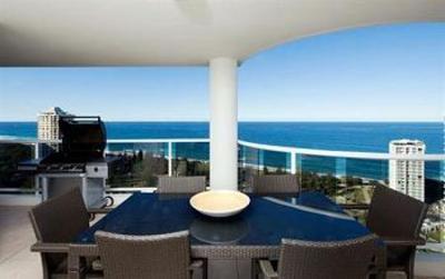 фото отеля Oscar On Main Resort Gold Coast