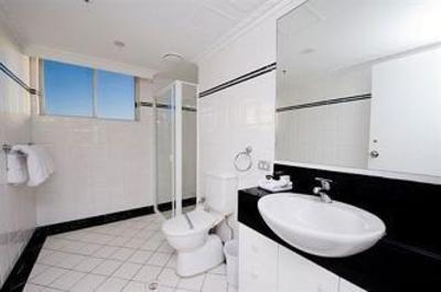 фото отеля Oscar On Main Resort Gold Coast