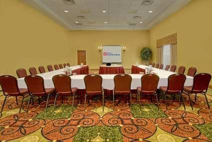 фото отеля Hilton Garden Inn Ottawa Airport