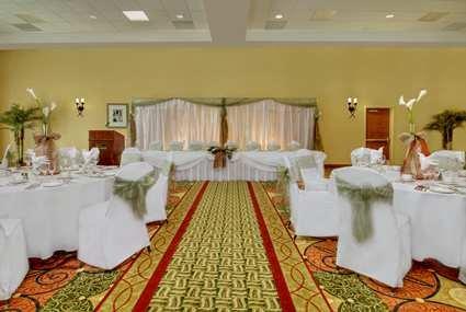 фото отеля Hilton Garden Inn Ottawa Airport