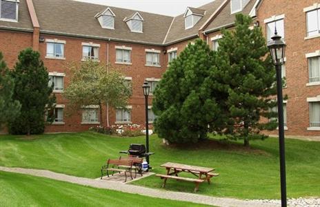 фото отеля Quality Suites Whitby (Canada)