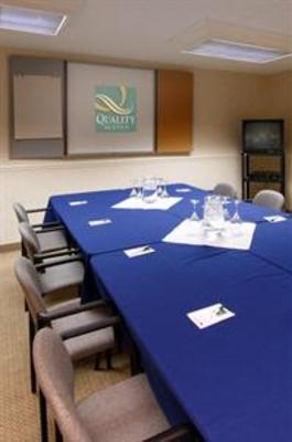 фото отеля Quality Suites Whitby (Canada)