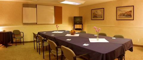 фото отеля Quality Suites Whitby (Canada)
