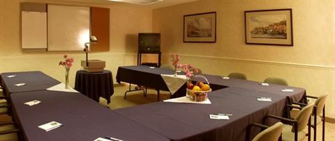 фото отеля Quality Suites Whitby (Canada)
