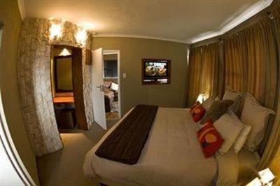 фото отеля The Roundhouse Bed & Breakfast Gansbaai