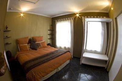 фото отеля The Roundhouse Bed & Breakfast Gansbaai