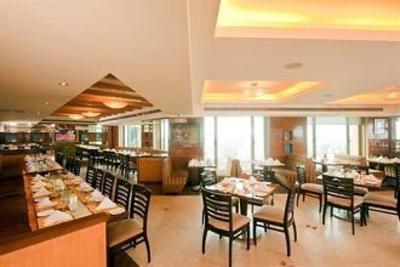 фото отеля Goldfinch Hotel Mangalore